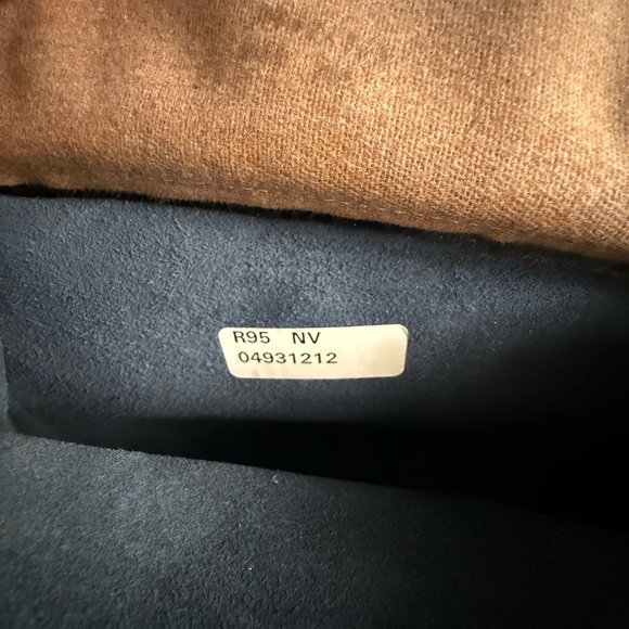 Vintage Dooney and Bourke Navy purse - Picture 8 of 11